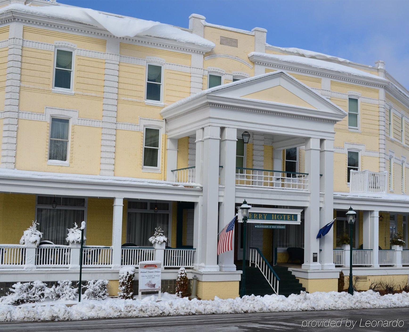 Perry Hotel Petoskey Exterior photo